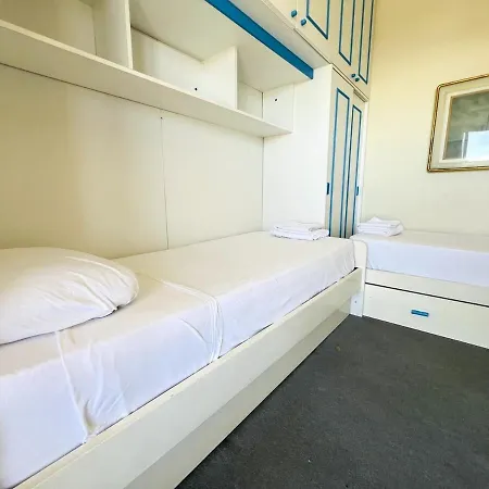 A 2 Passi Dalla - * Ospedaletti