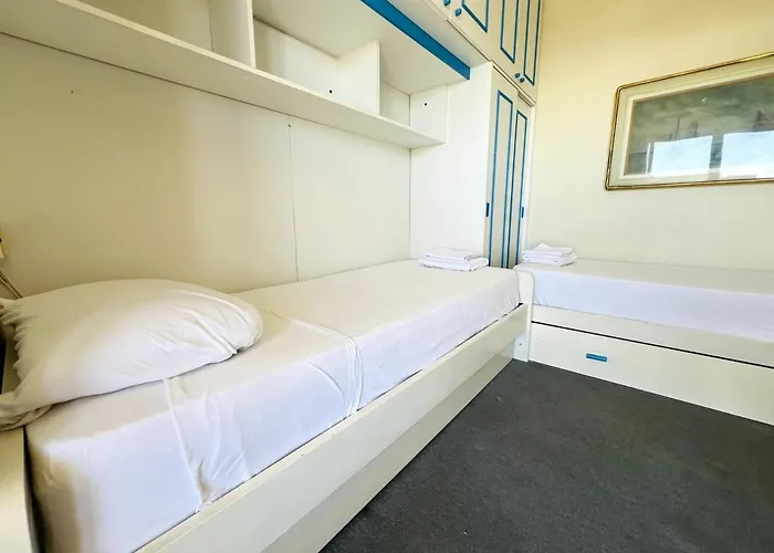 A 2 Passi Dalla - * Ospedaletti